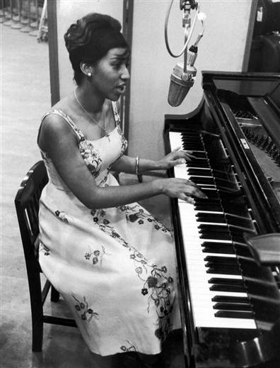 ss-101105-Aretha-Franklin-1961-piano.grid-5x2